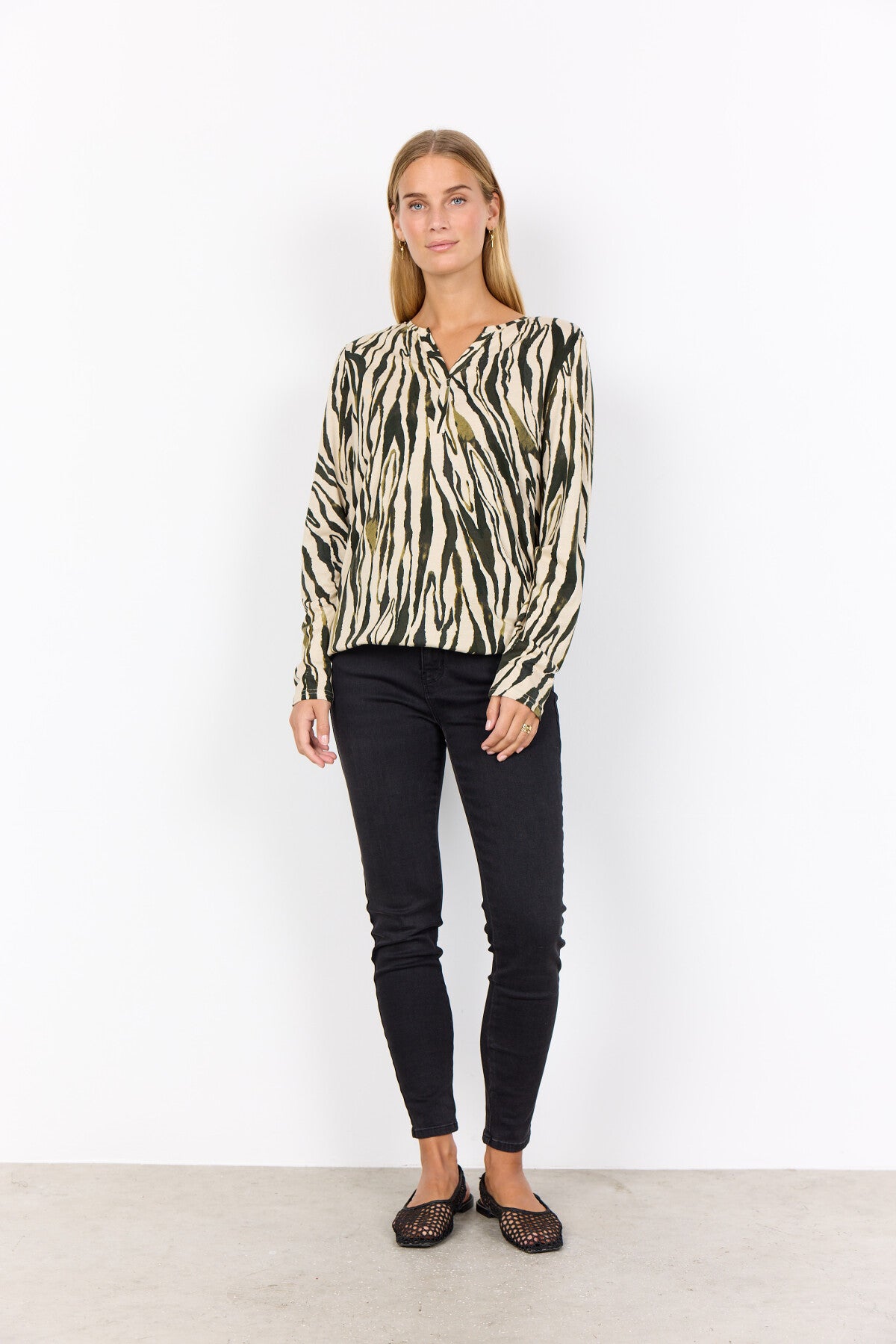 SC-FELICITY AOP 522 Blouse Donkergroen