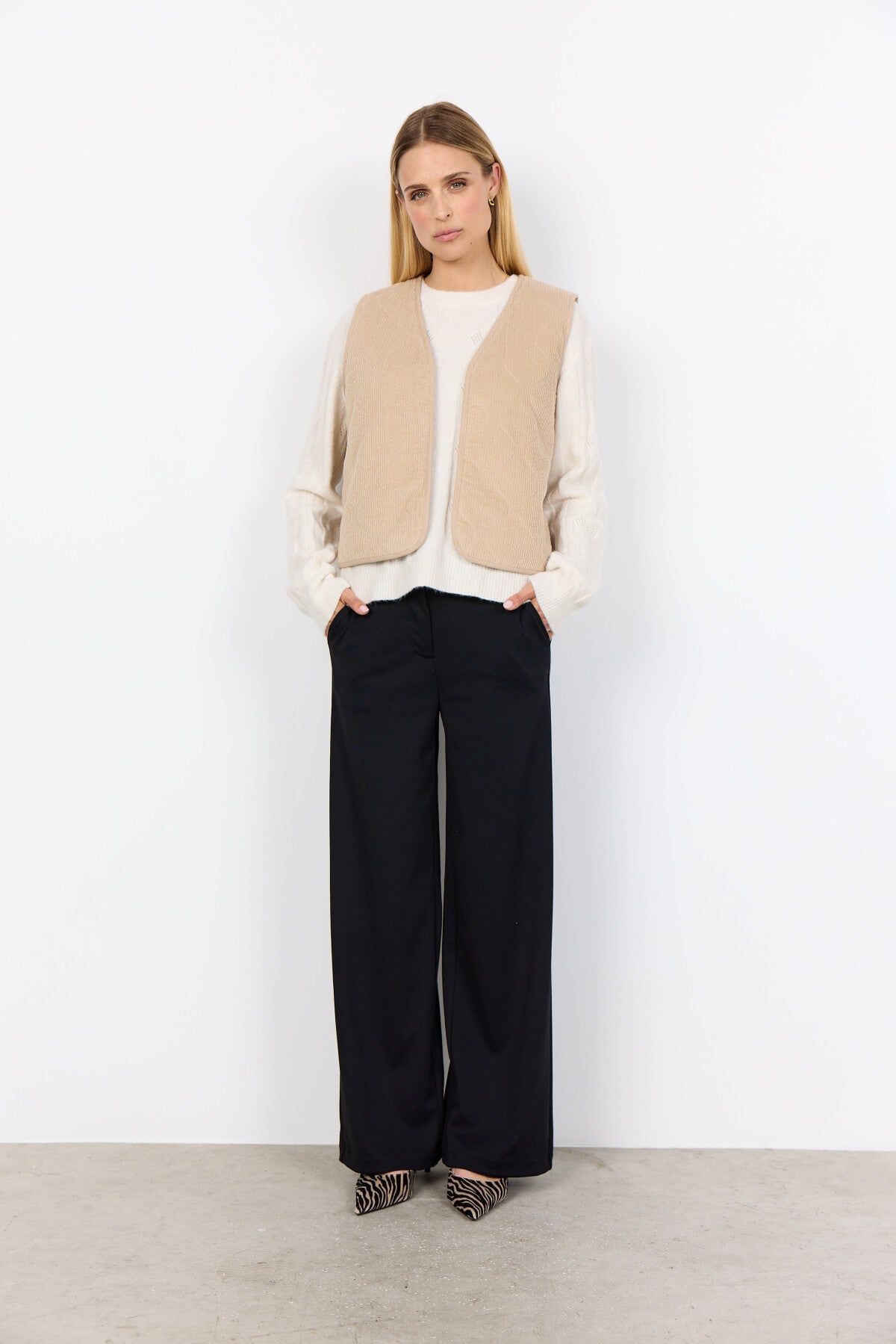 SC-BINDI 17 Gilet Zand