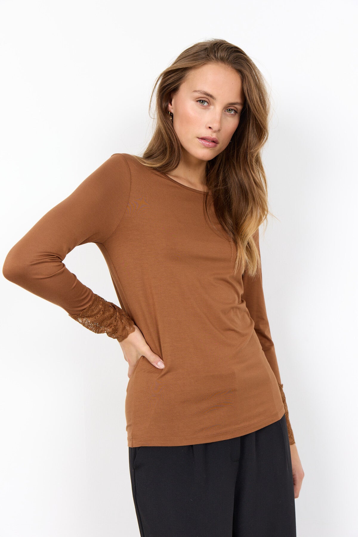 SC-MARICA 226 T-shirt Bruin