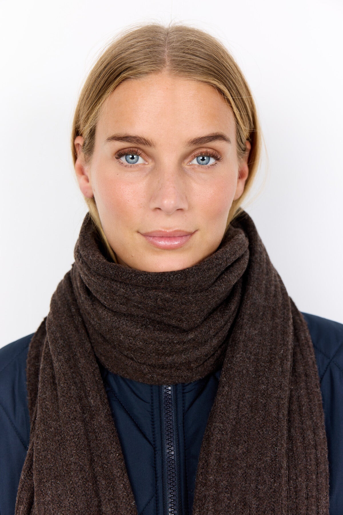 SC-SELANA 5 Sjaal Donkerbruin
