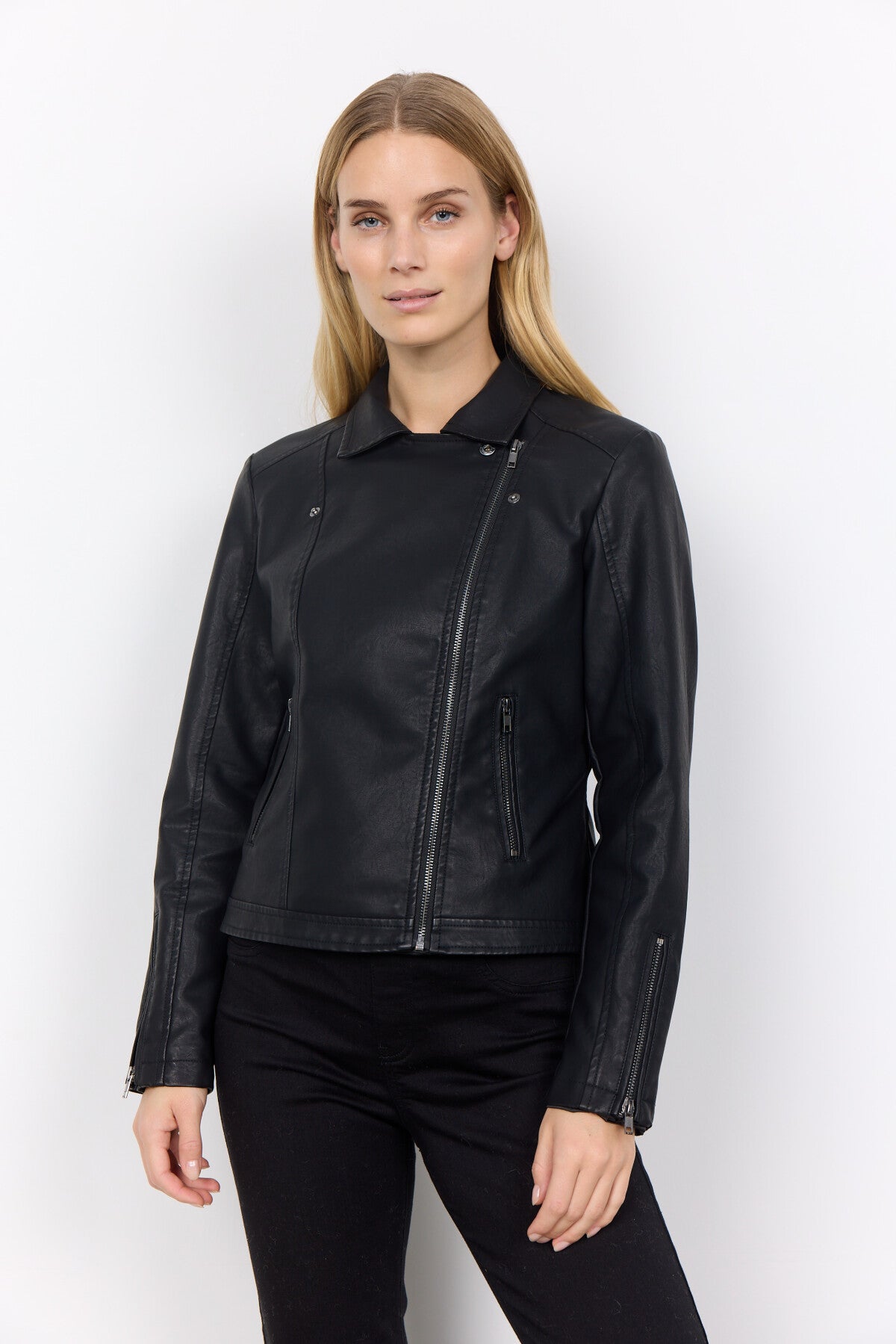 SC-GUNILLA 7 Jas Zwart