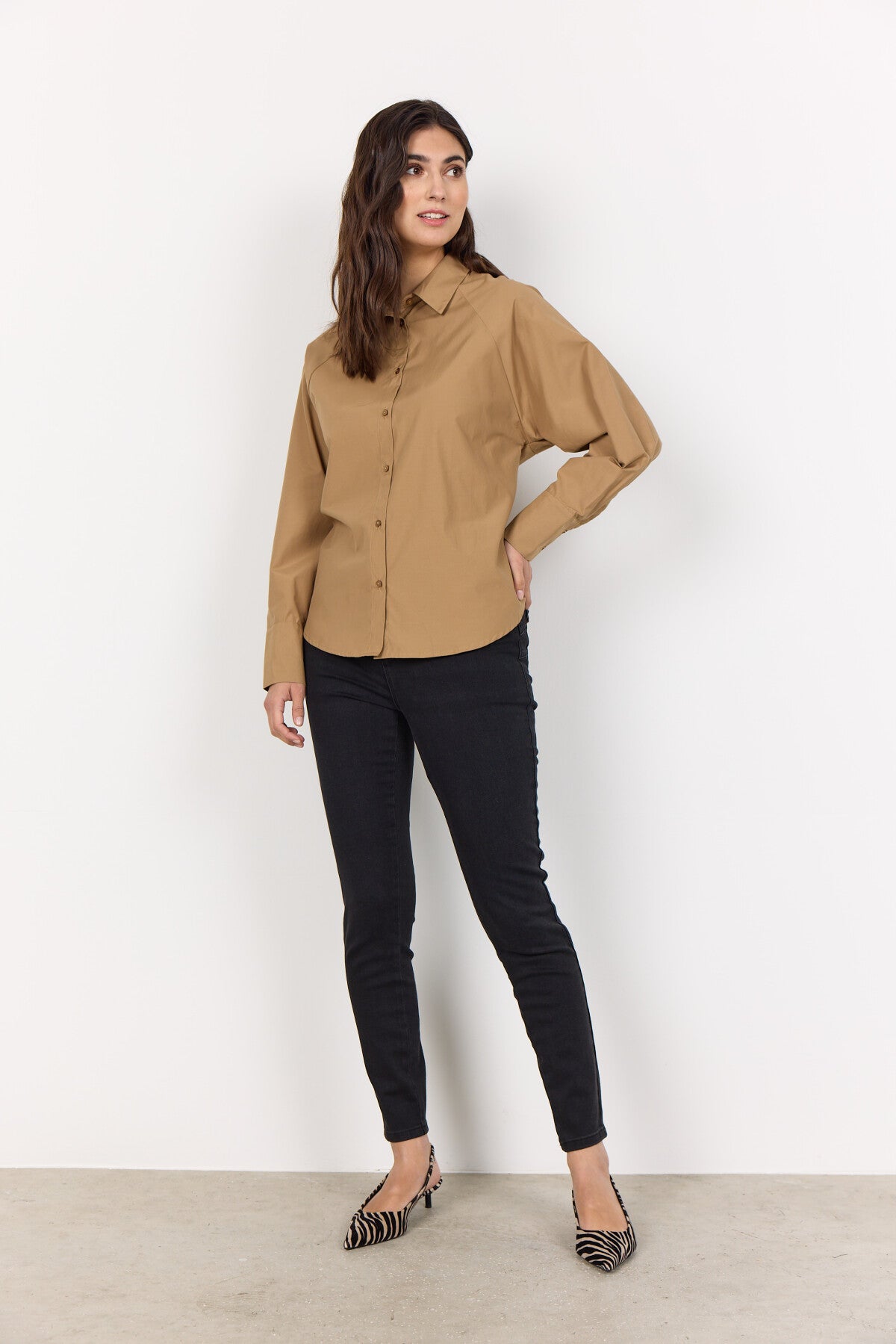 SC-NETTI 109 Shirt Donker zand