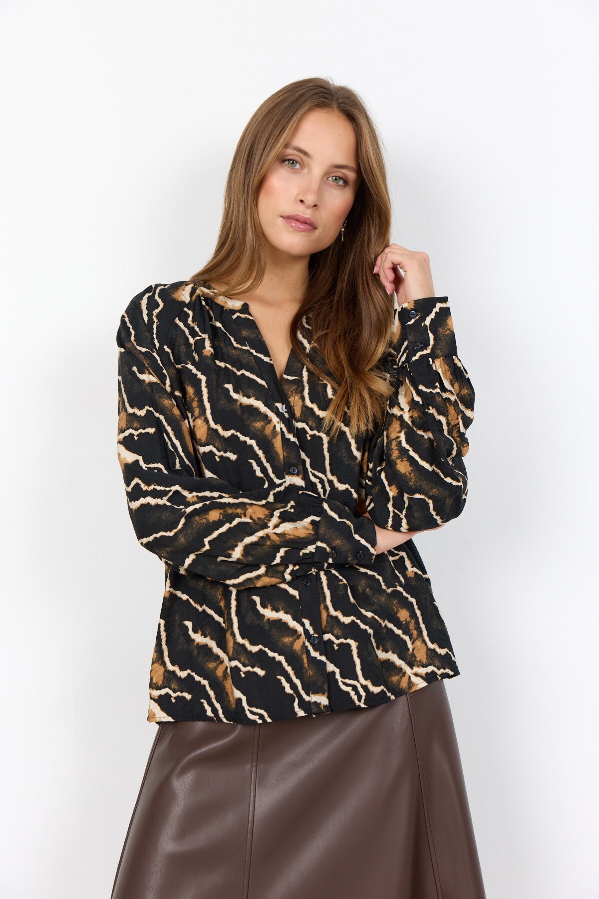SC-ANYA 2 Shirt Bruin
