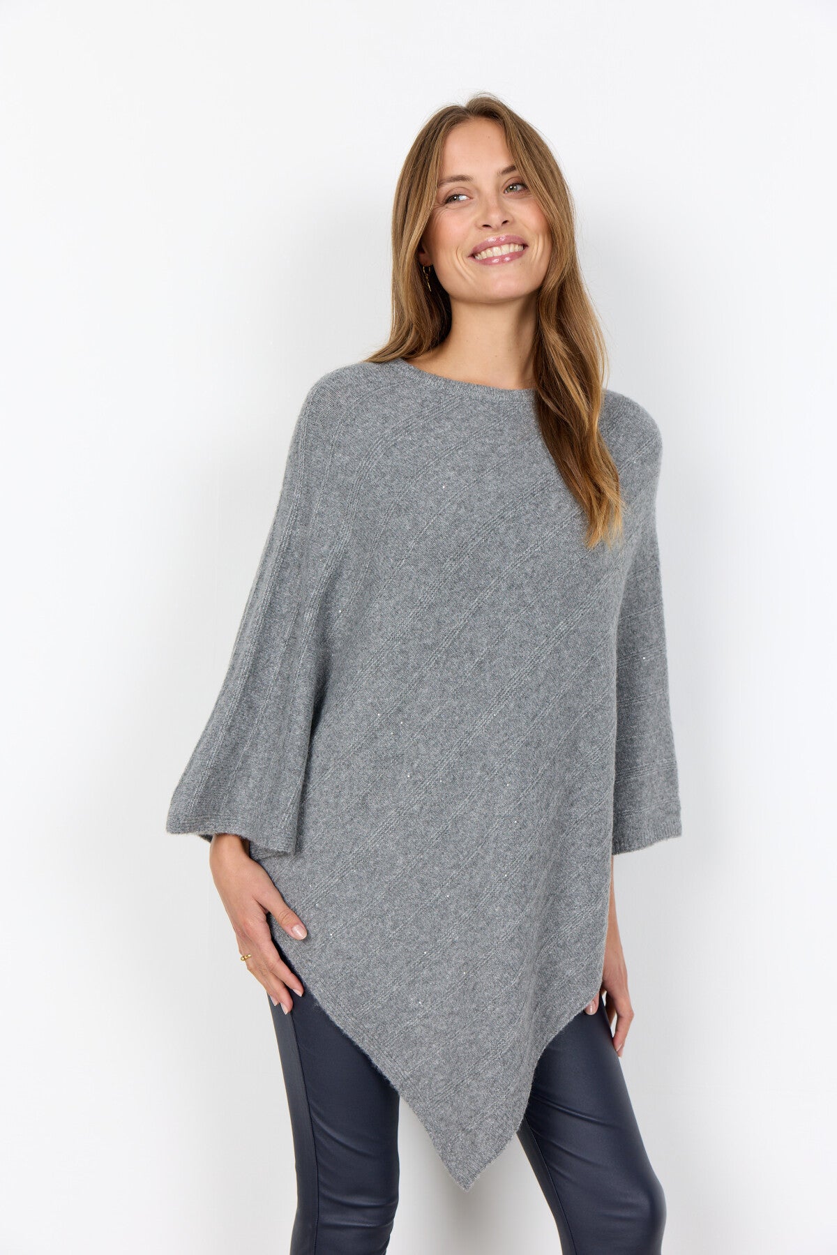 SC-AJNA 1 Poncho Grijs
