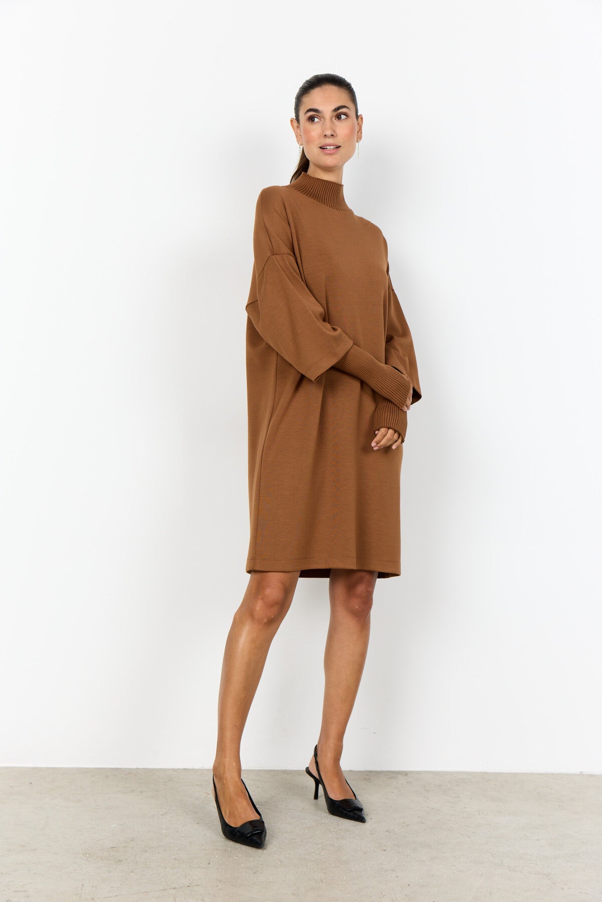 SC-BANU 273 Jurk Bruin
