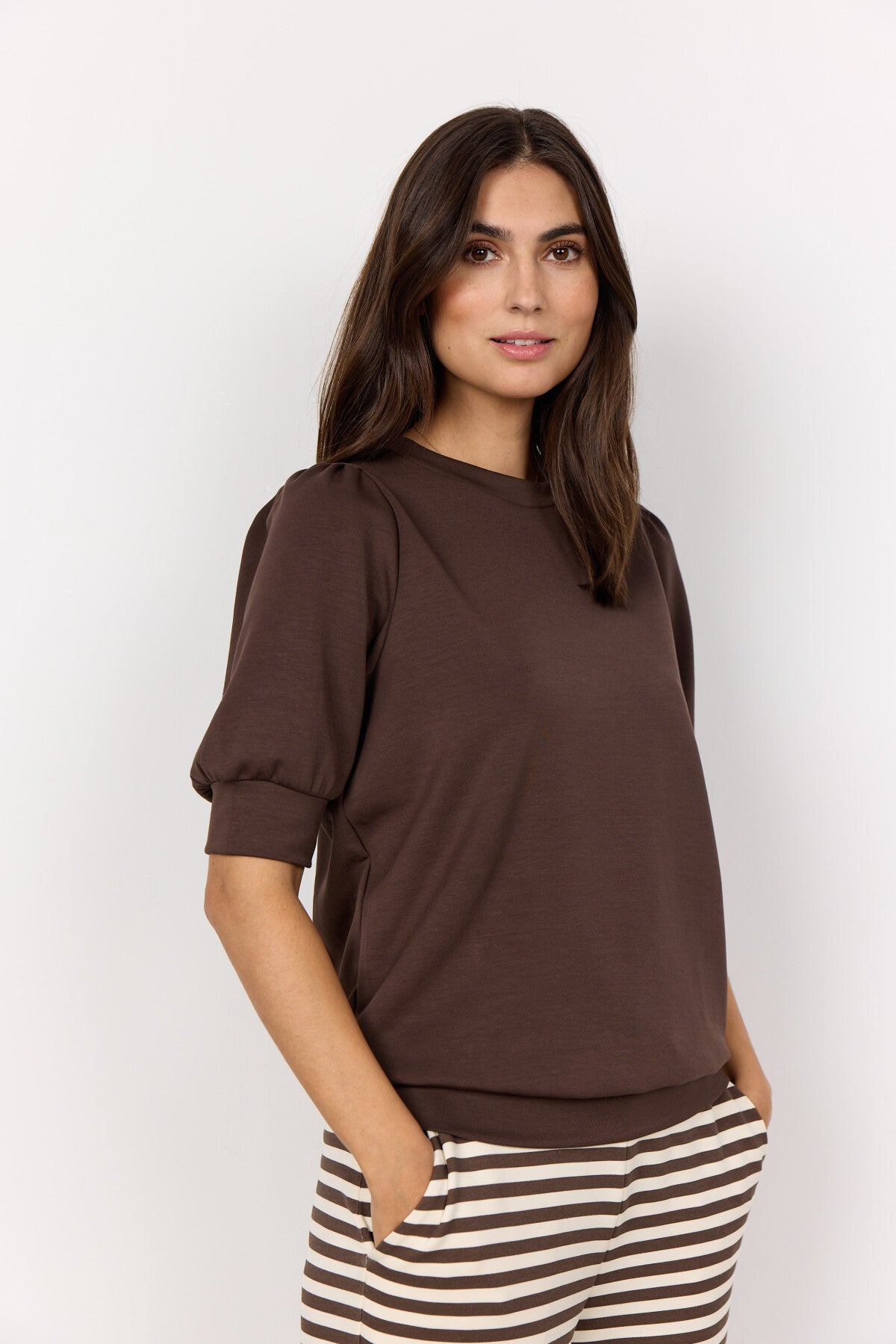 SC-BANU 83 T-shirt Donkerbruin