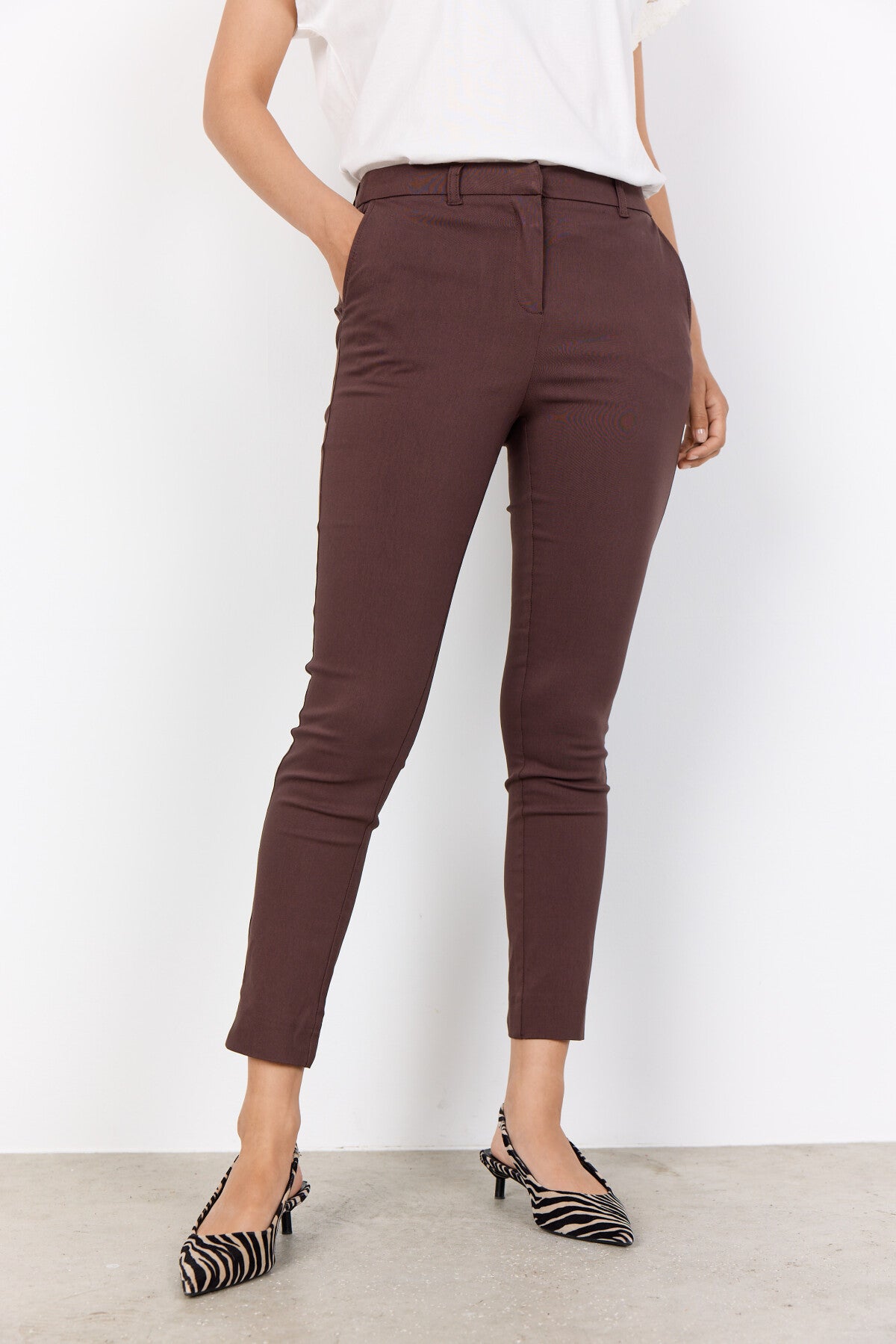 SC-LILLY 44-B Broek Donkerbruin