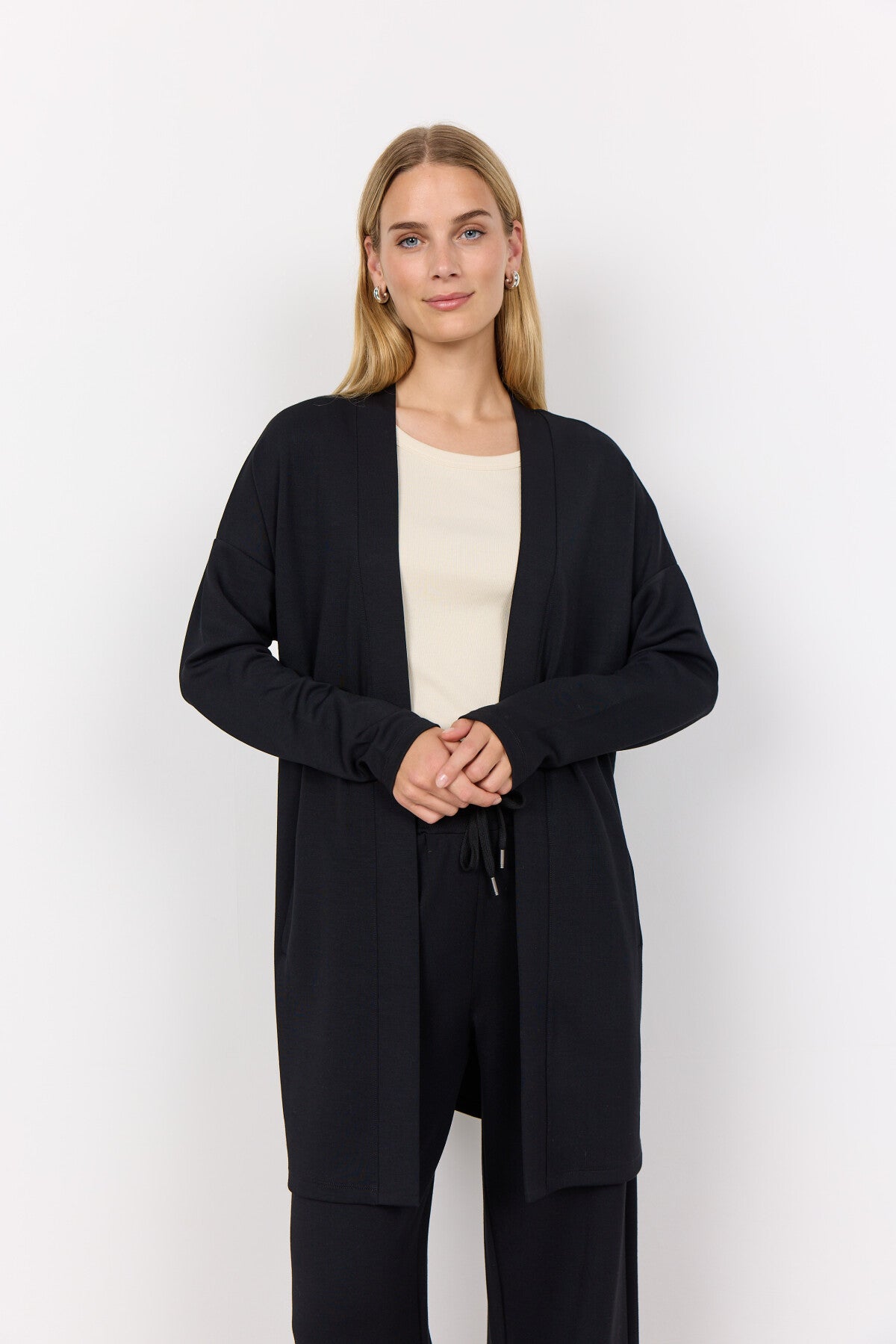 SC-BANU 221 Vest Zwart