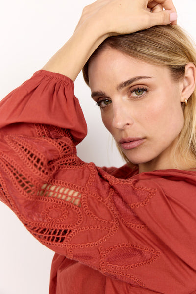 SC-CALISTE 21 Blouse Roestrode