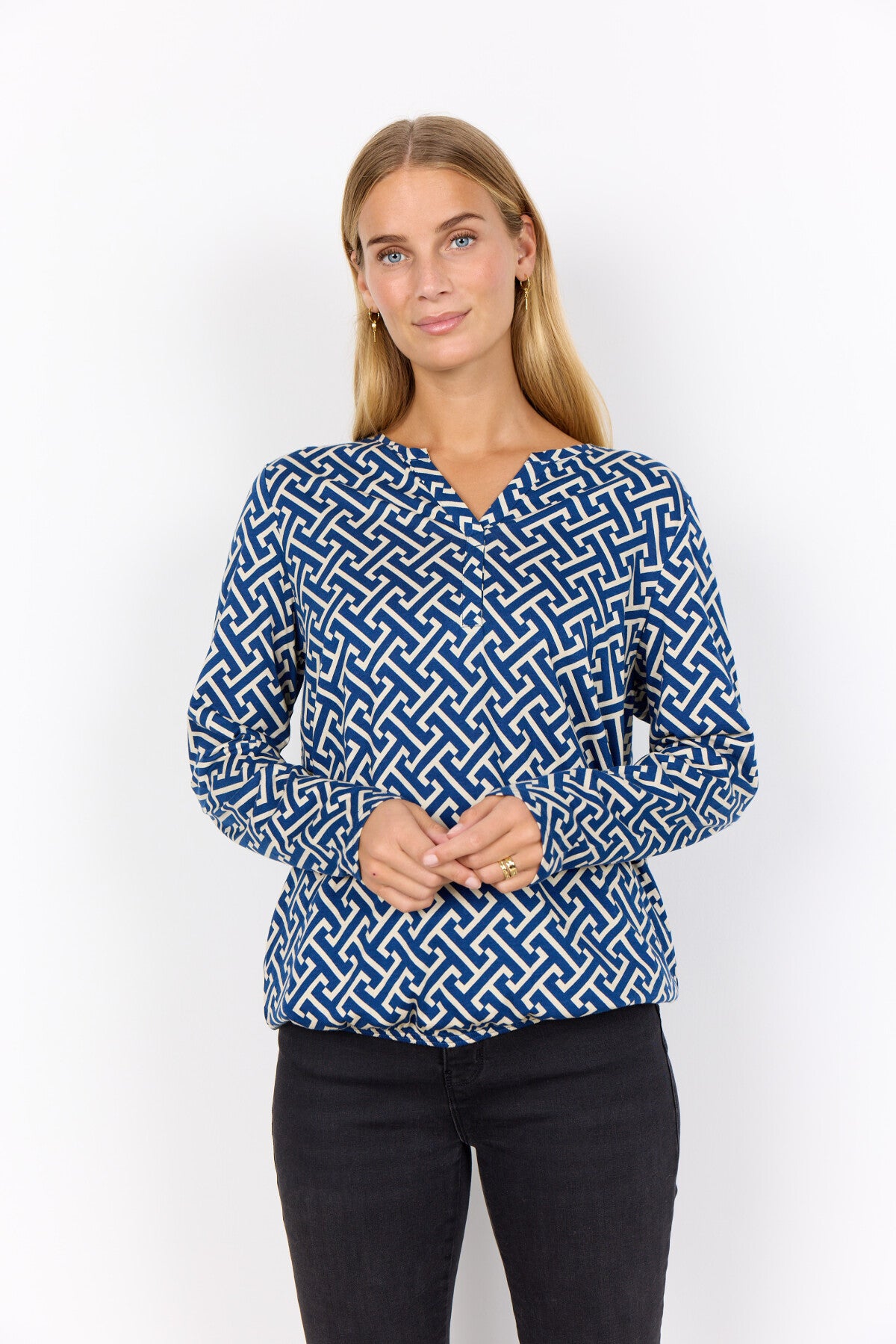 SC-FELICITY AOP 520 Blouse Donkerblauw