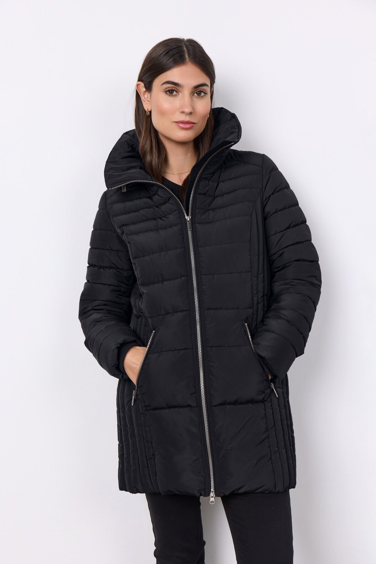 SC-NINA 1 Jas Zwart