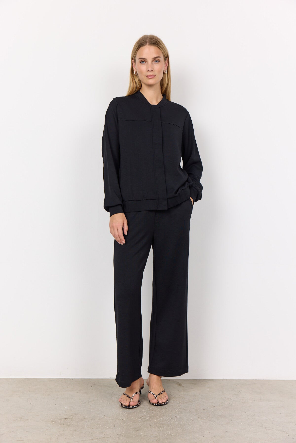 SC-BANU 225 Sweatshirt Zwart
