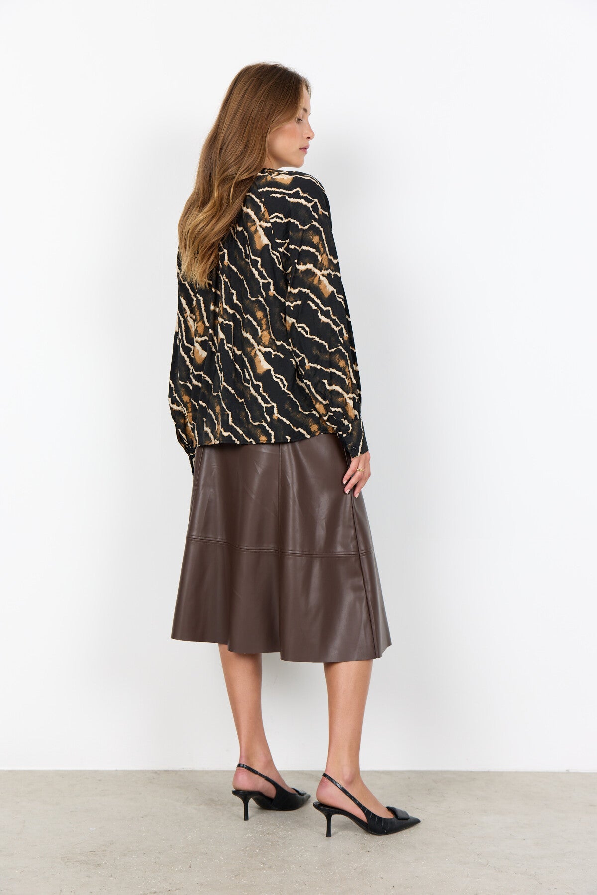 SC-ANYA 2 Shirt Bruin