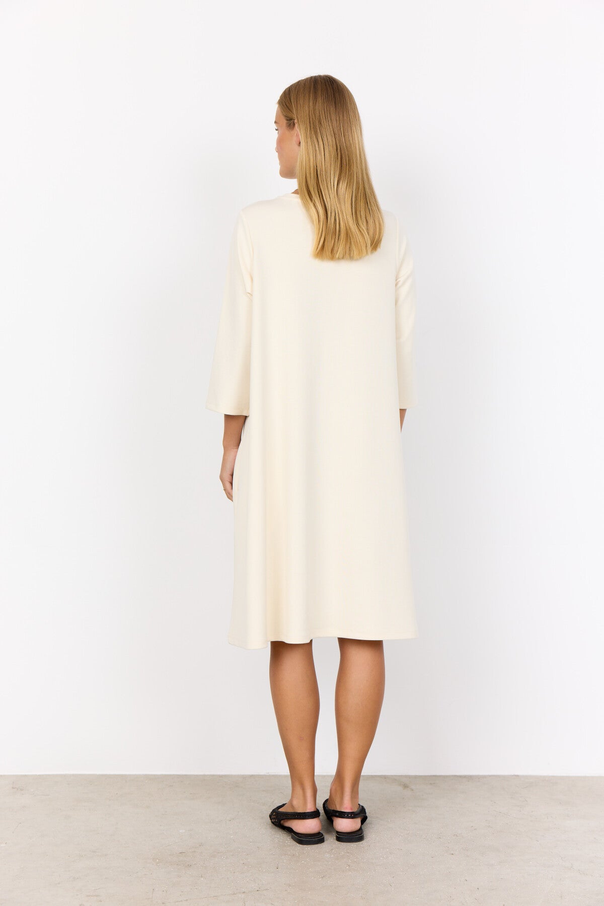 SC-BANU 155 Jurk Crème