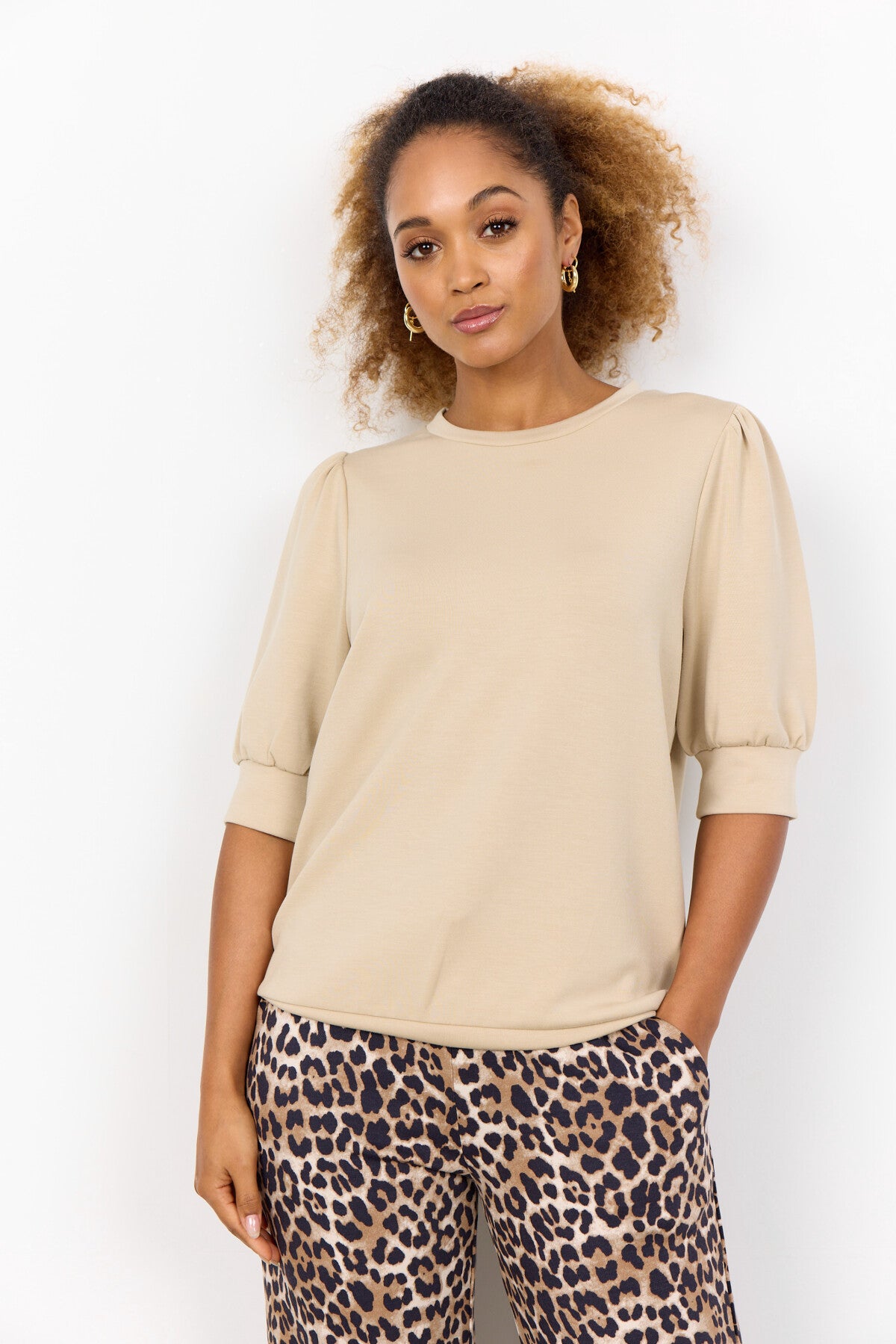 SC-BANU 83 T-shirt Zand