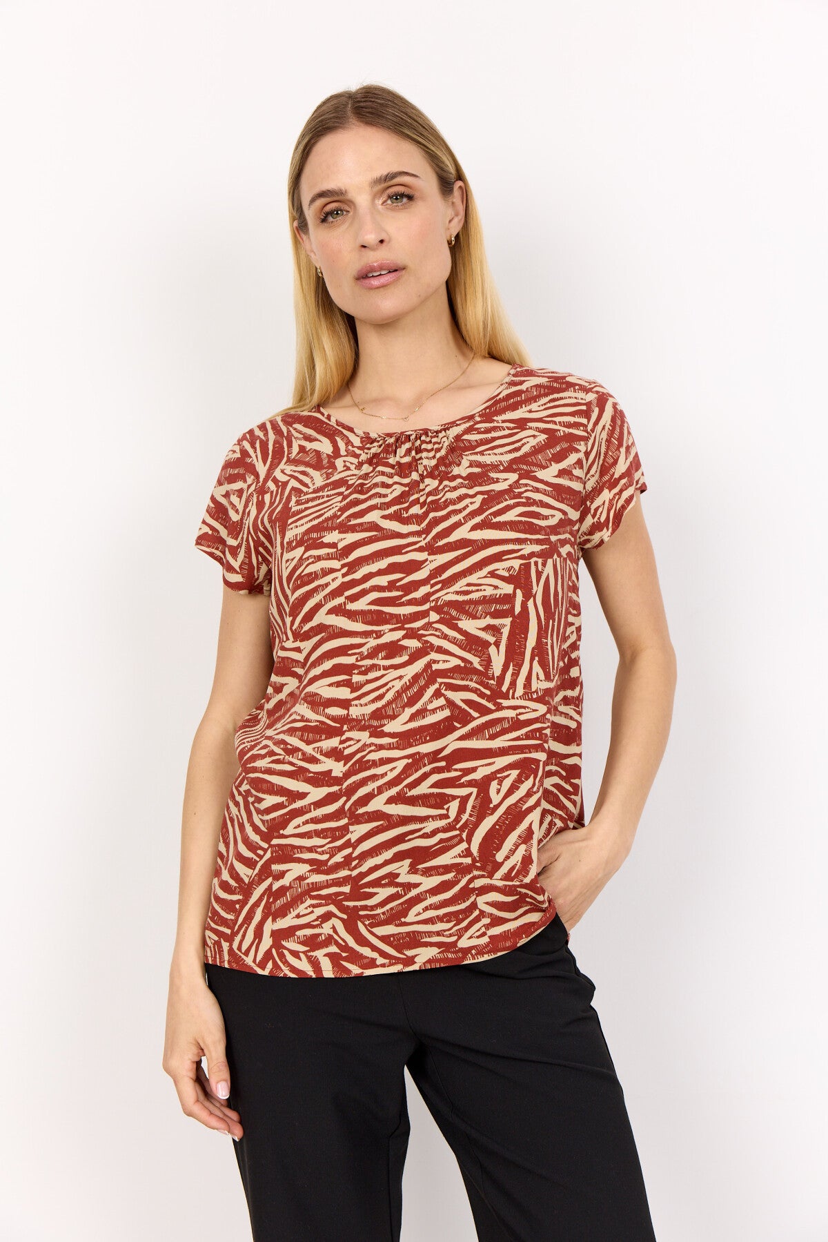 SC-SADE 1 Blouse Roestrode
