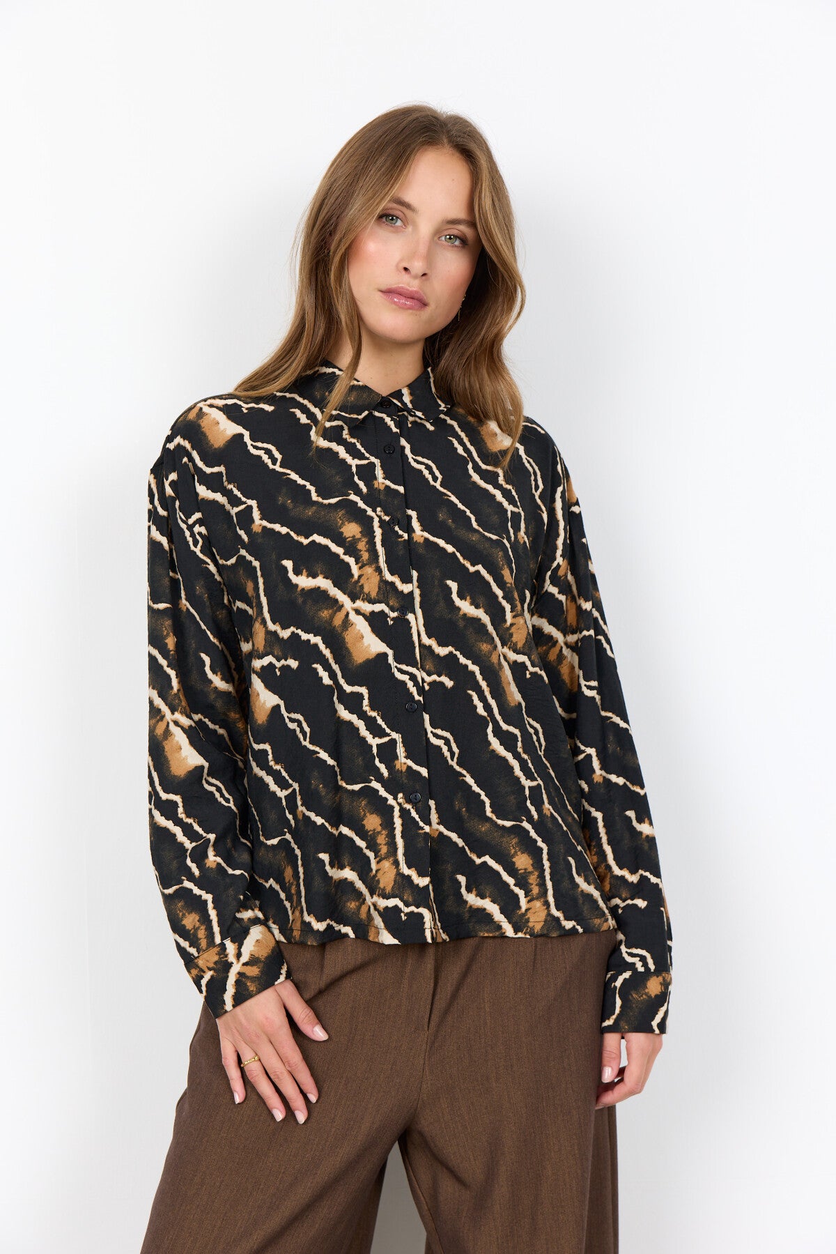 SC-ANYA 1 Shirt Bruin